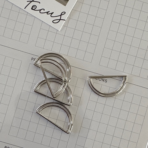 Cloth and Paper bundle - Picture 12 of 16